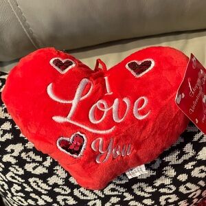 Red Heart-Shaped 'I Love You' Plush Pillow